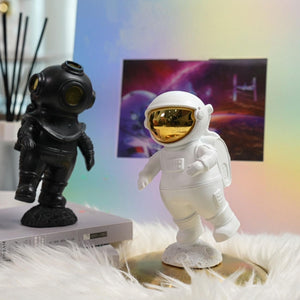 Astronaut Figurine Sculpture Home Decor Modern Statue Table Centerpiece Crafts Polyresin Arts Gifts White 7.5 inch