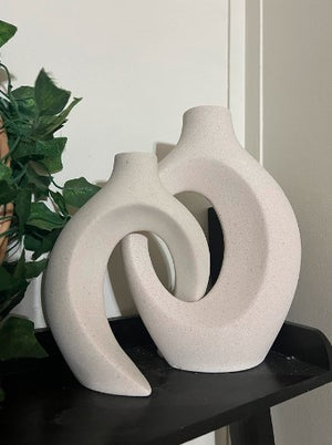Set of 2 Off White Minimalist Decorative Modern Donut Vase